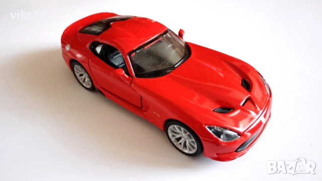 Bburago 2013 SRT Dodge Viper GTS - Мащаб 1:32, снимка 6 - Колекции - 53996549