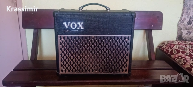Vox AD 15 VT  Хибриден усилвател за китара.