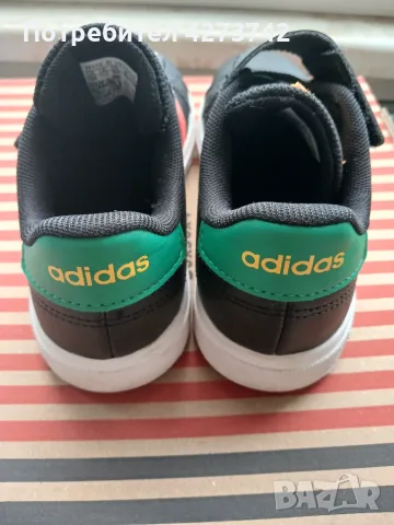 Детски спортни обувки Adidas, снимка 2 - Детски маратонки - 55405938