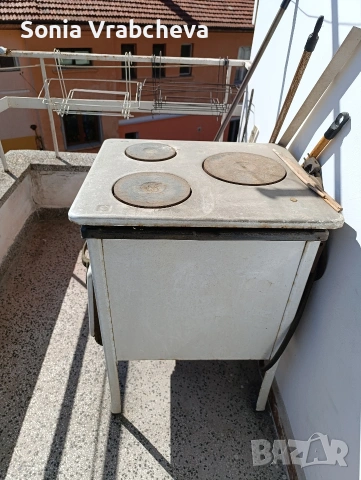 Уникална ретро печка, снимка 3 - Антикварни и старинни предмети - 54286555