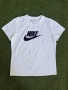 Дамска тениска Nike Sportswear Club Essentials, снимка 1