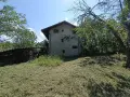 Здрава, масивна двуетажна къща с голям двор в Троянския Балкан -Троян, снимка 4