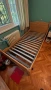Дървено единично легло 100x200 с ламелна рамка – отлично състояние, снимка 1