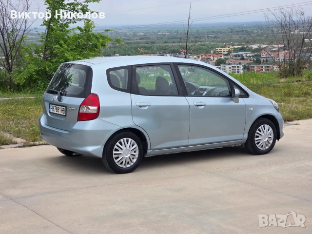 Honda Jazz 1.2i, 2006 г. Климатик / Бензин / Обслужена, снимка 4 - Автомобили и джипове - 54467008