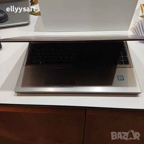 Fujitsu Celsius H760 за части / перфектен корпус и екран (изгоряло дъно), снимка 4 - Части за лаптопи - 55192862