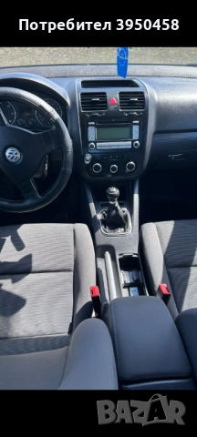 VW Golf 1.9 TDİ 105🐎 Перфектно състояние обслужен сядаш и караш , снимка 9 - Автомобили и джипове - 54081518