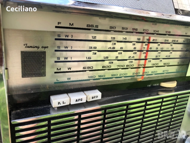 1968 Sharp Multiband Deluxe Radio -Condition Black and Chrome-Ретро радио, снимка 8 - Радиокасетофони, транзистори - 54801670