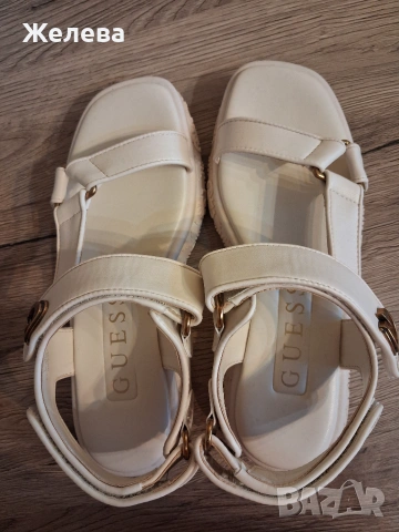 Нови сандали Guess, снимка 2 - Сандали - 55074393