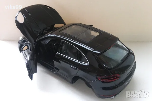 Метална количка Bburago Porsche Macan Мащаб 1:24, снимка 3 - Колекции - 55461812