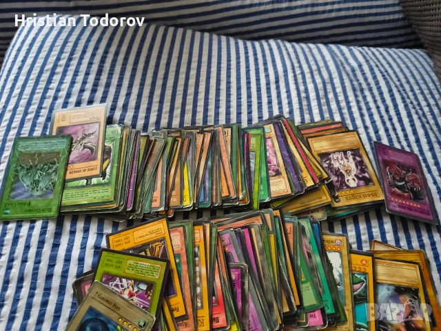 Цяла торба със стари Yu Gi Oh карти