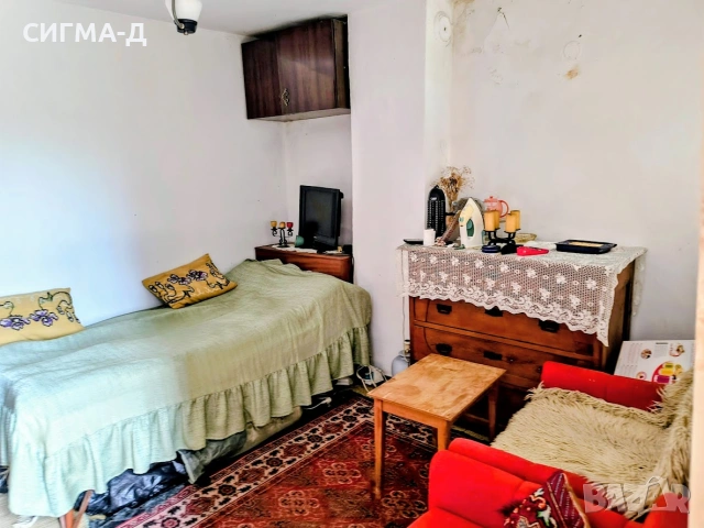Панорамен имот в Батово - дом сред зелени склонове , снимка 4 - Къщи - 55102814
