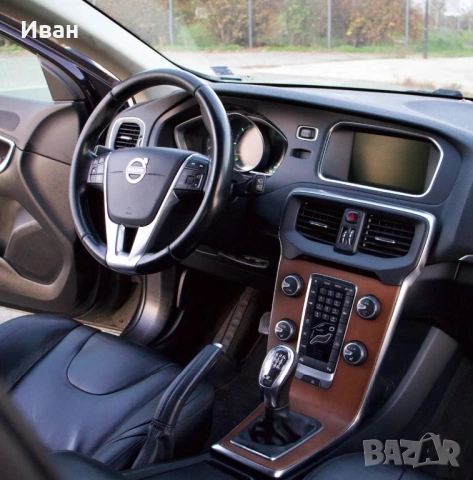 Volvo v40 summum full перфектна, снимка 6 - Автомобили и джипове - 53960183