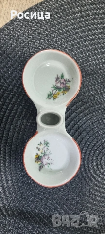 Българска солница от порцелан с червен кант