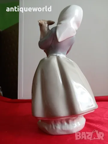 NAO by Llandro ,Порцеланова Статуетка "Момиче с Агънце"1977г., снимка 5 - Антикварни и старинни предмети - 55323890