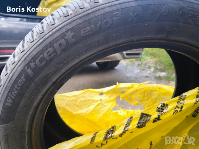 Зимни гуми Hankook Winter i*cept evo3 235/50 R18 – 2 бр., снимка 3 - Гуми и джанти - 54582173