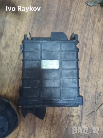 ECU , Компютър Audi 80 1.8i 1990г. 811906264A 0280800140