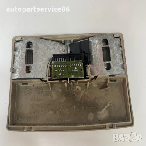 Вътрешна плафониера лампа за четене за Audi A8 D2 3.3 Tdi (2002) 4B0947105, снимка 2 - Части - 54726026