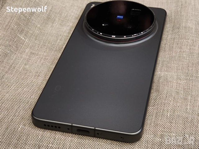 Нов Vivo X300 Ultra 12/512 - 6.82"; SD8 Elite Gen5; Zeiss 200mpx; 6600mAh 100w, снимка 2 - Други - 54944240