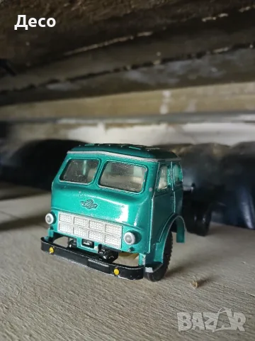 МАЗ метален руски камион 1/43, снимка 9 - Колекции - 55670471
