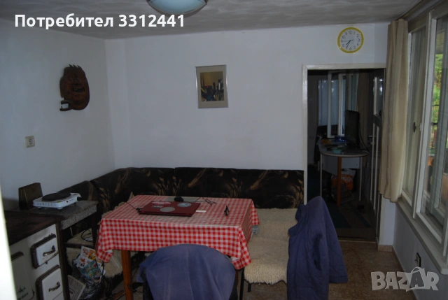 Къща с два парцела, на 50 км от София, снимка 10 - Къщи - 54125967