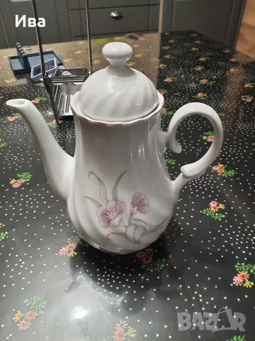 Порцеланов чайник 
