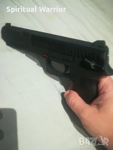 Въздушен пистолет DX17, Umarex 4,5mm caliber + детски автомат играчка с меки куршуми. , снимка 3 - Въздушно оръжие - 55615824