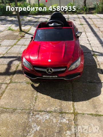 Продавам детска акумулаторна кола Mercedes Benz C 63 S AMG 12V