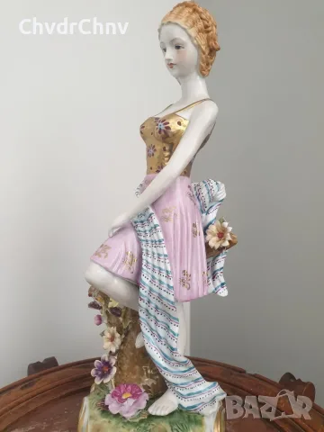 Meissen фигура 34см-1,5кг/Майсен порцеланова статуетка на момиче с цветя, снимка 2 - Статуетки - 55606434