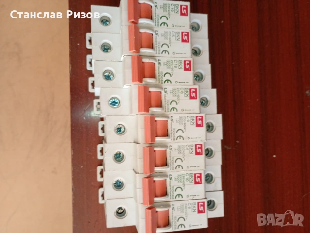 Продавам предпазители , снимка 2 - Ключове, контакти, щепсели - 54608451