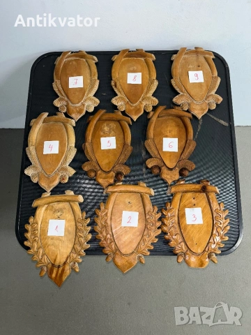 Дърворезбовани поставки за трофеи