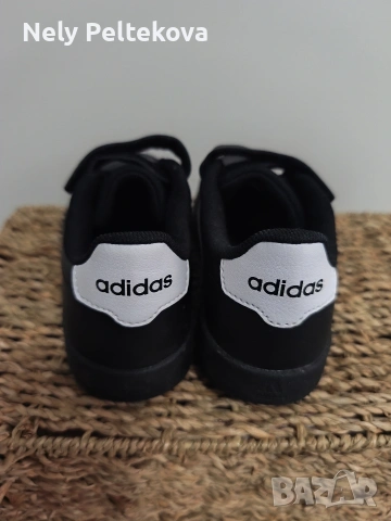 маратонки Adidas , снимка 2 - Детски маратонки - 55068924