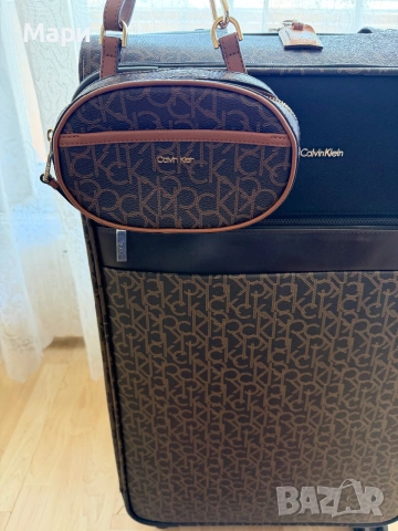 Calvin Klein Оригинална Малка Чанта, снимка 8 - Чанти - 55242223