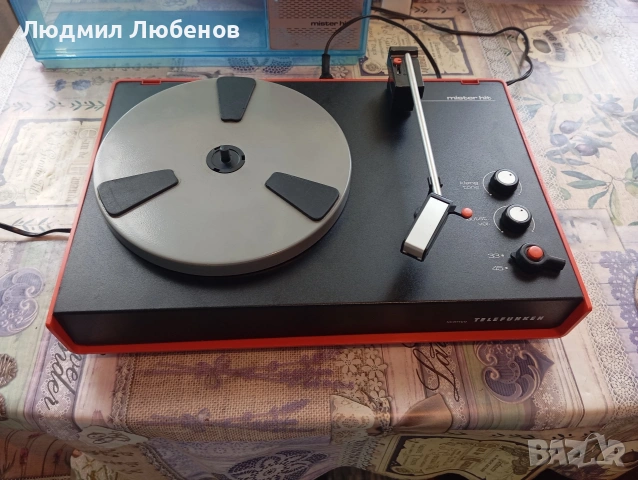 Малък преносим грамофон Telefunken mister hit с вграден усилвател и говорител , снимка 6 - Грамофони - 54980724