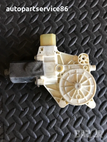 Мотор за стъклоповдигач предна лява врата Bosch за Ford Galaxy (2007–2011) 6M21-14A389-B / 013082228, снимка 2 - Части - 55088935