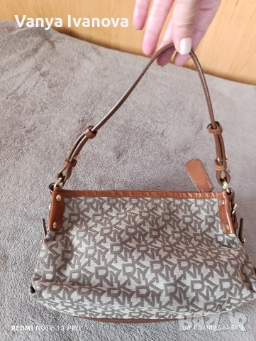 DKNY оригинална мини чанта, снимка 9 - Чанти - 54821538