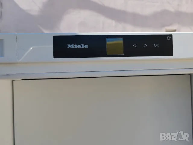 Чисто нов хладилник за вграждане с камера Миеле Miele Made in Germany 2 години гаранция! , снимка 5 - Хладилници - 55306245