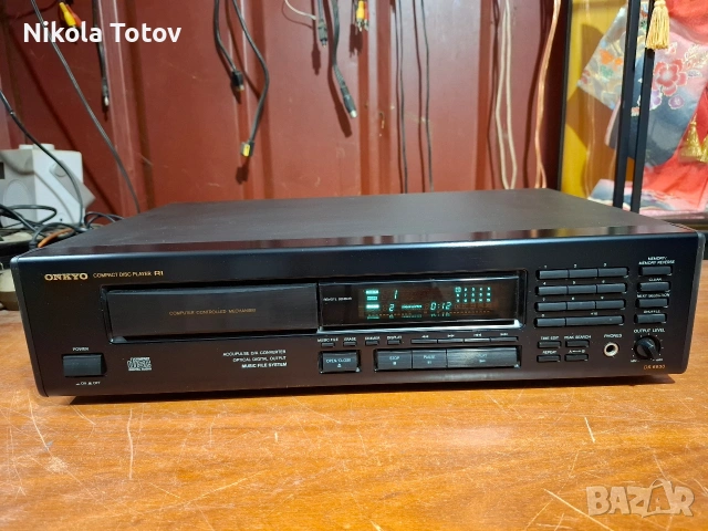 Продава се COMPACT DISC PLAYER Onkyo DX-6930.