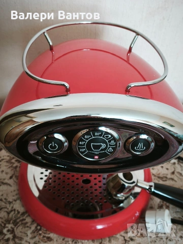 Кафемашина Illy Espresso X7.1 Red в отлично състояние, снимка 2 - Кафемашини - 54490820