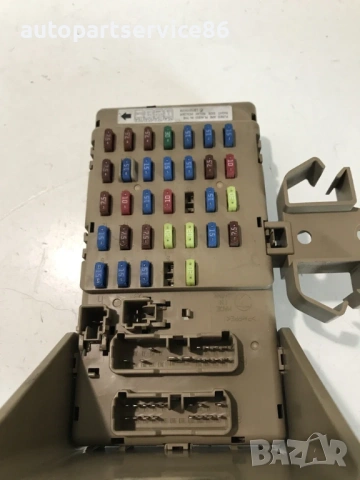 Кутия за предпазители за Subaru Outback 2.0 Дизел (2007) 82201AG04122 , снимка 2 - Части - 54227422