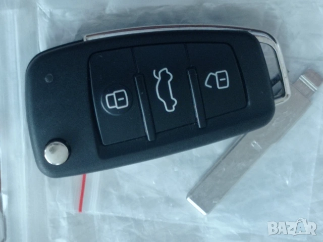 Ключ нов AUDI 8P0 837 220D