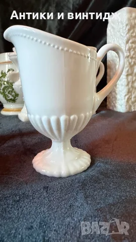 Лот ретро предмети от млечно стъкло (Milk Glass) – Avon, Западна Германия, снимка 4 - Други ценни предмети - 55466799