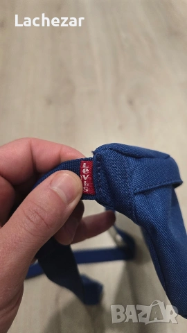 LEVI'S ® Чанта за кръста в Кралско Синьо , снимка 5 - Чанти - 54573420