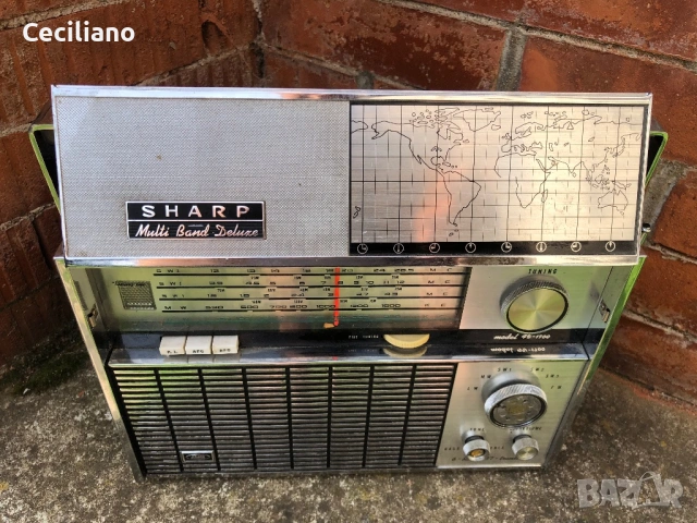 1968 Sharp Multiband Deluxe Radio -Condition Black and Chrome-Ретро радио, снимка 2 - Радиокасетофони, транзистори - 54801670