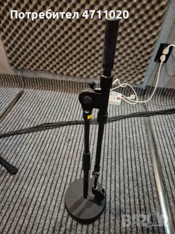 Масивна стойка за микрофон K&M с държач Shure, снимка 2 - Други - 55563716