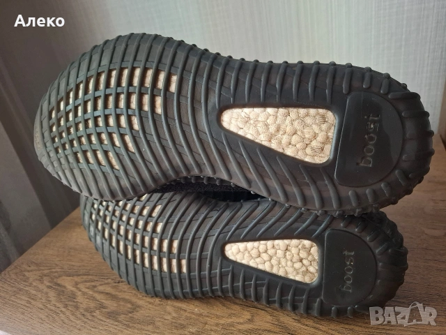 Adidas Yezzy Boost 350 V2 маратонки 43 номер. , снимка 16 - Маратонки - 54931286
