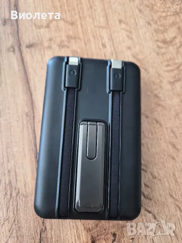 Магнитна външна батерия Power Bank 10000mAh P602W с вградени кабели и стойka (15W), снимка 2 - Външни батерии - 55378988