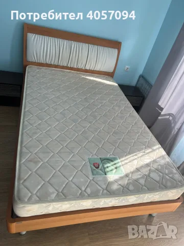 Продавам легло с матрак.
