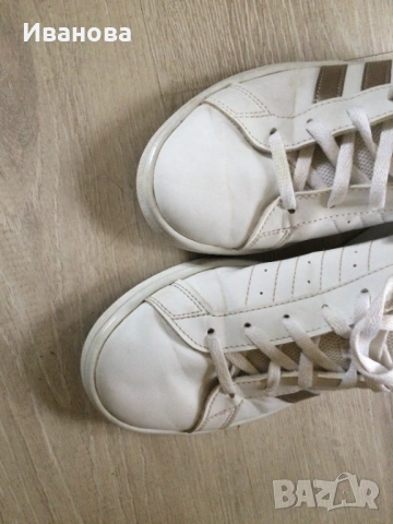 Бели кожени маратонки Adidas., снимка 3 - Маратонки - 54493117