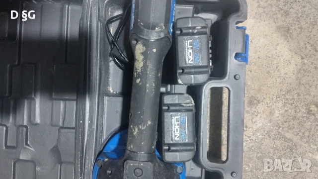 Акумулаторна вибрираща вендуза за плочки Geko G80672, 18V, 120 мм, 50 кг, с две батерии и зарядно, снимка 4 - Ъглошлайфи - 55141302