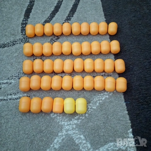 Продавам кутийки от шоко яйца